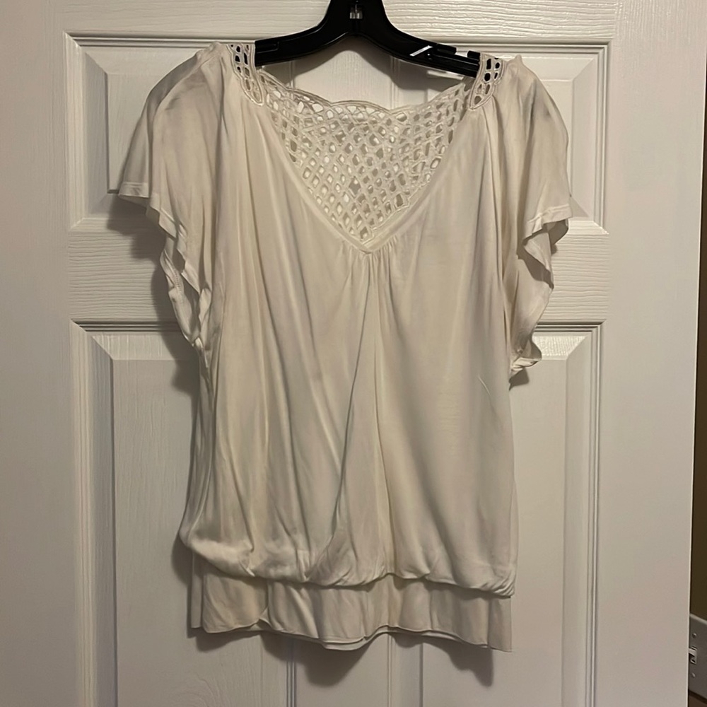 Short sleeve cream blouse
